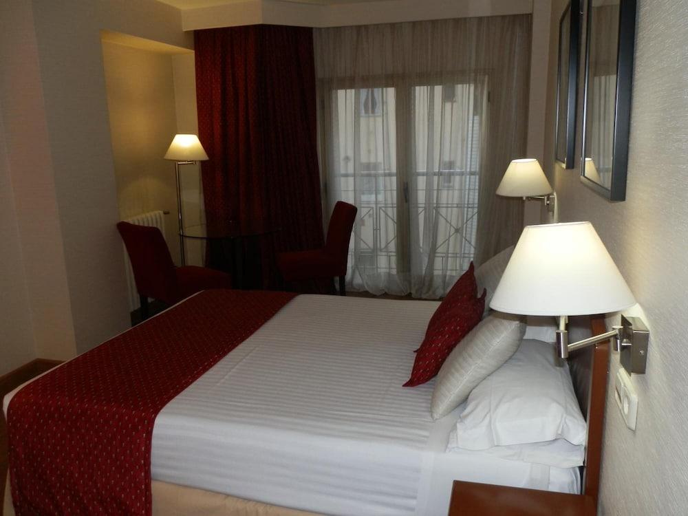 الشقق الفندقية مدريدفي  فندق ابارتو-روزاليس المظهر الخارجي الصورة